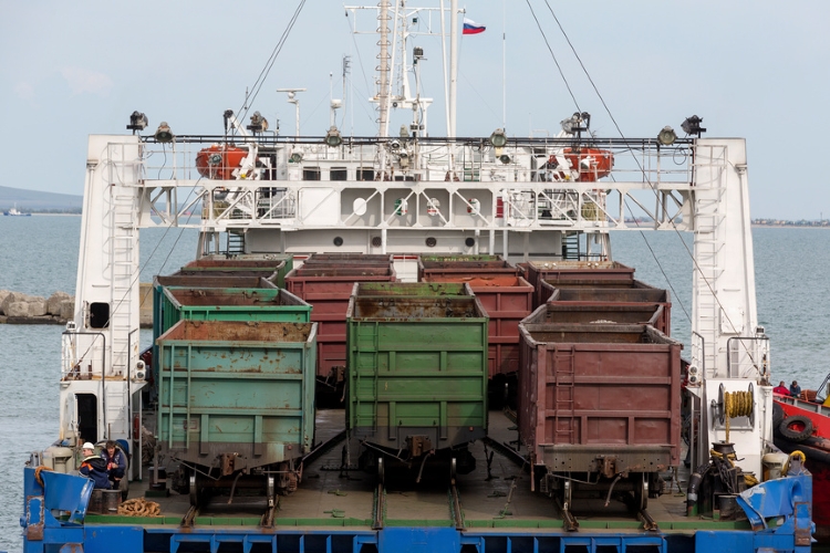 Морской пасьянс: Литва сокращает квоты, паромы уходят из Калининграда