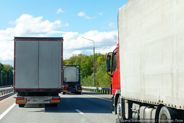 Исход с трассы: перевозчики массово бросают ключи от грузовиков Исход с трассы: перевозчики массово бросают ключи от грузовиков