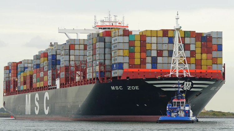 Ормуз закрыт, контейнеры MSC поехали на грузовиках через Эр-Рияд